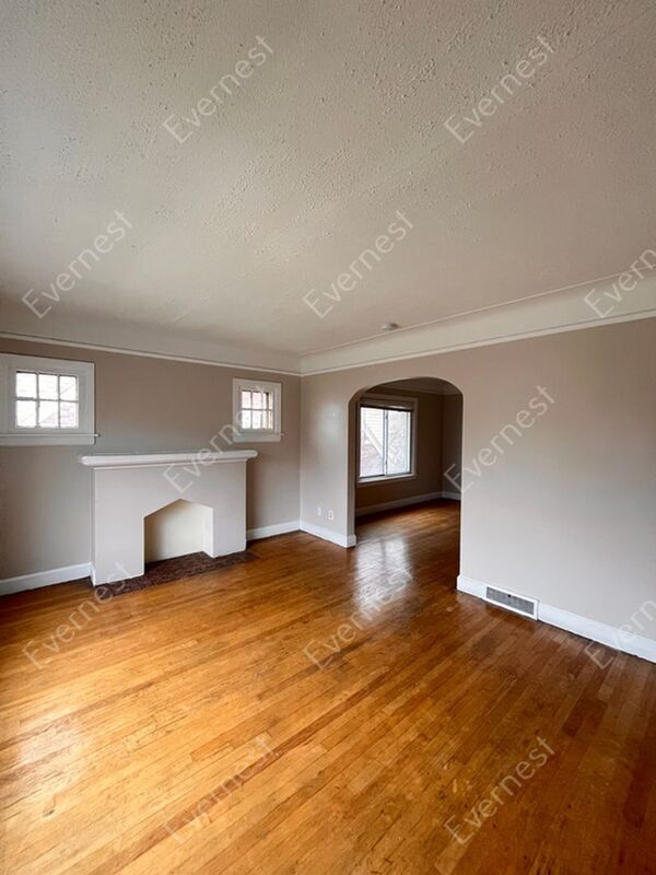 Foto del edificio - 14161 Montrose St