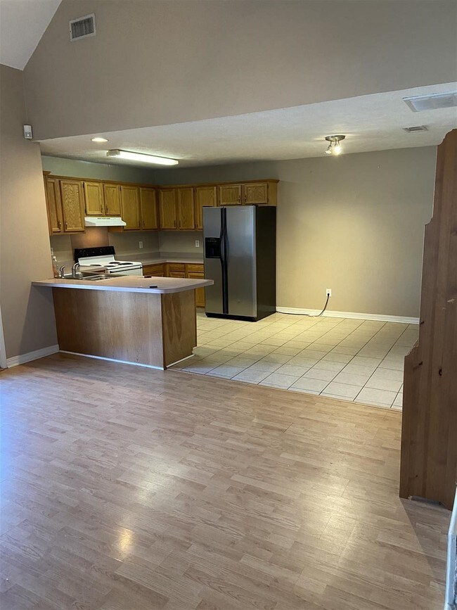 Building Photo - 134 Kings Ridge Dr