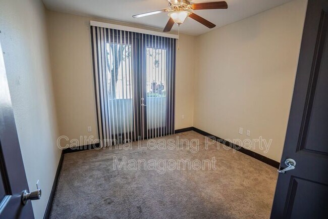 Building Photo - 24507 Town Center Dr
