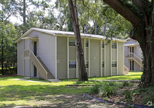 Building Photo - Oakcrest Apartments