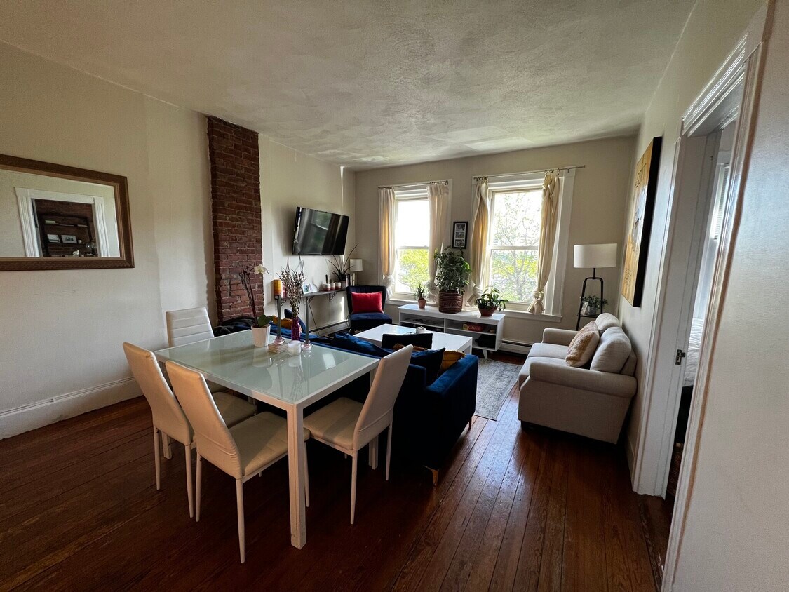 Foto principal - 128 Union Park St