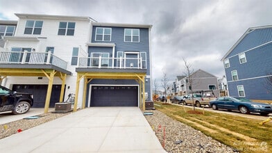 Building Photo - 2877 Rayfield Ave