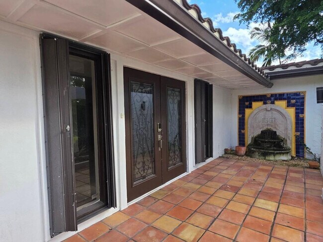 Foto del edificio - 690 NW 68th Ave