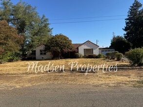 Building Photo - 3164 Burdick Rd