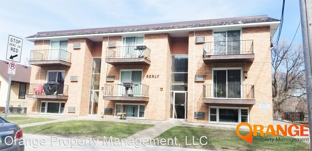 Primary Photo - 1027-1027 10th St N