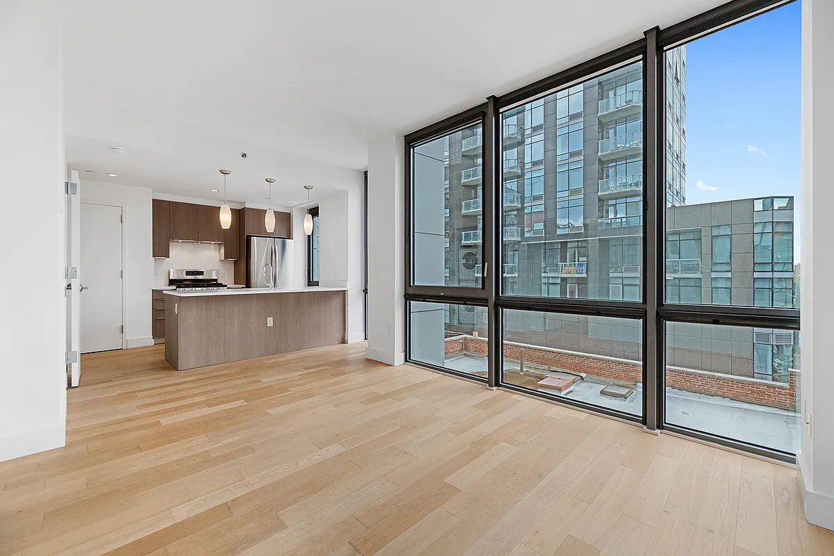 Foto principal - 41-22 24th St