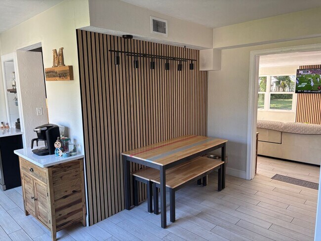 Foto del edificio - 3BR 2BA for Rent NSB between US1 & the River