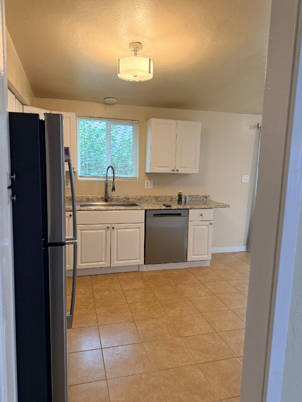 Foto del edificio - 755 E Holaway Dr