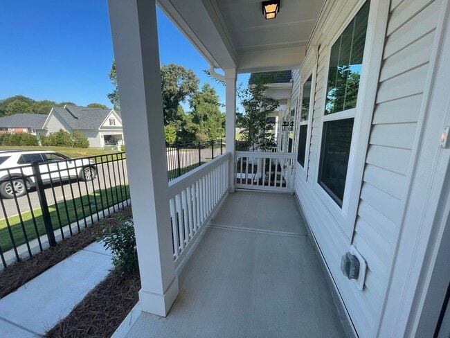 Foto del edificio - Charming townhome community in Mooresville...