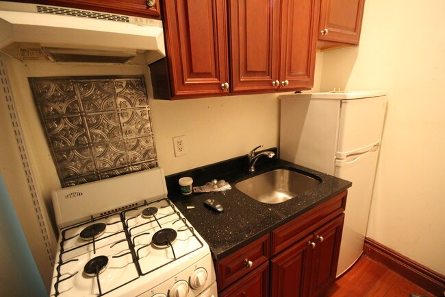 Foto del edificio - 273 E 10th St