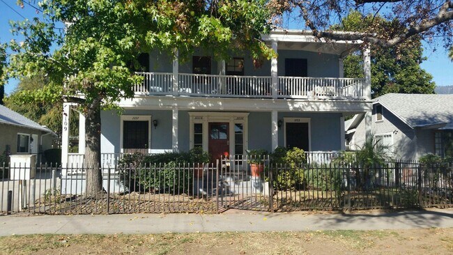 Foto del edificio - 1113 E Orange Grove Blvd