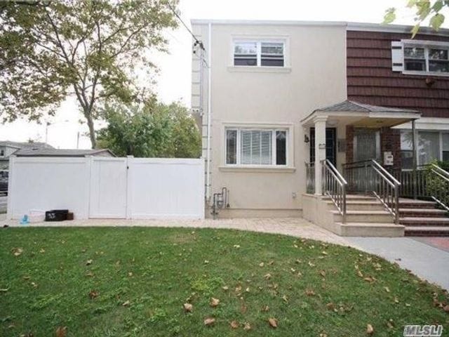 Foto principal - 72-16-72162 162nd St