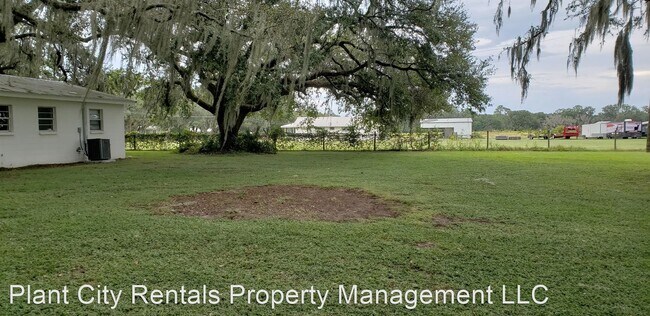 Foto del edificio - 3 br, 1 bath House - 9781 Mcintosh Rd