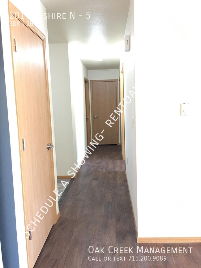 Foto del edificio - 201 Wilshire Blvd N