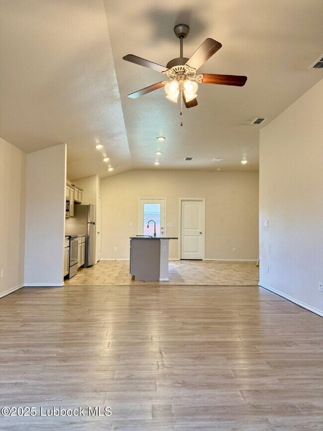 Foto del edificio - 2117 140th St