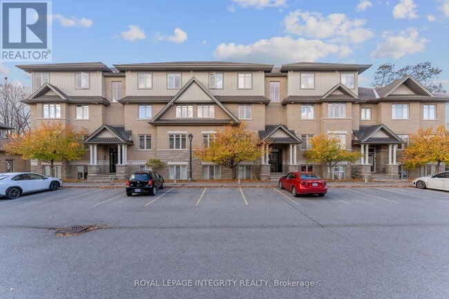 Building Photo - 21 Tadley Private