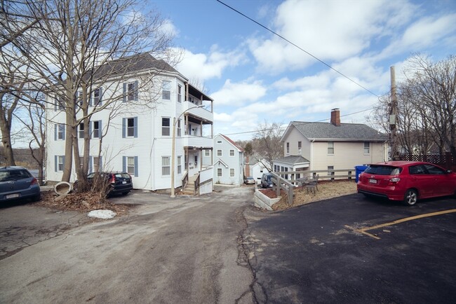 Building Photo - 10 Duffley Ct
