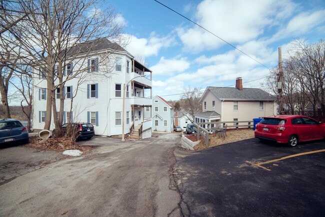 Building Photo - 10 Duffley Ct