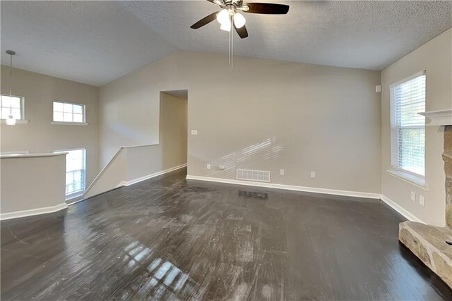 Building Photo - 260 King William Dr