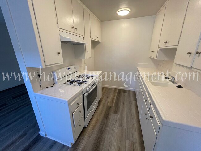 Building Photo - 3556 San Marino St