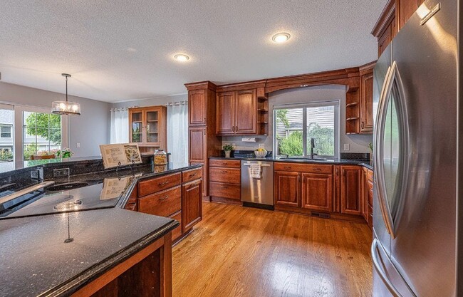 Building Photo - 983 NE Ayrshire Dr