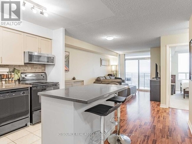 Building Photo - 55 Strathaven Dr