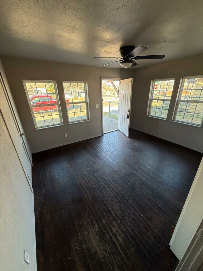 Foto del edificio - 303 S Fairmont St