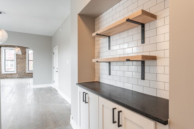 Foto del edificio - 3237 W Armitage Ave
