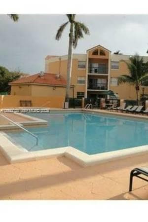 Foto del edificio - 6284 NW 186th St