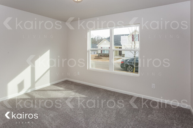 Building Photo - 1201 Silvertrace Dr