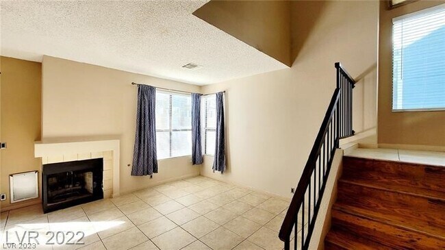 Foto del edificio - 5003 Strauss Dr