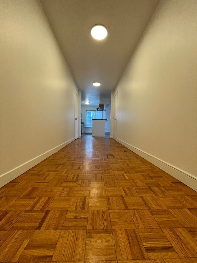 Fairmount Apartments 1901 1st Ave Seattle, WA Apartments for Rent