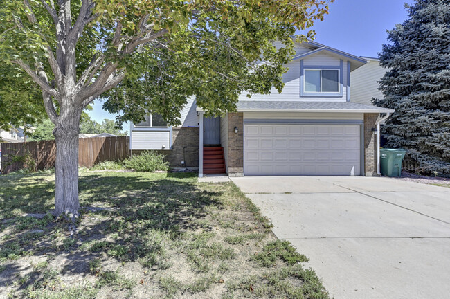 Building Photo - 881 Crandall Dr