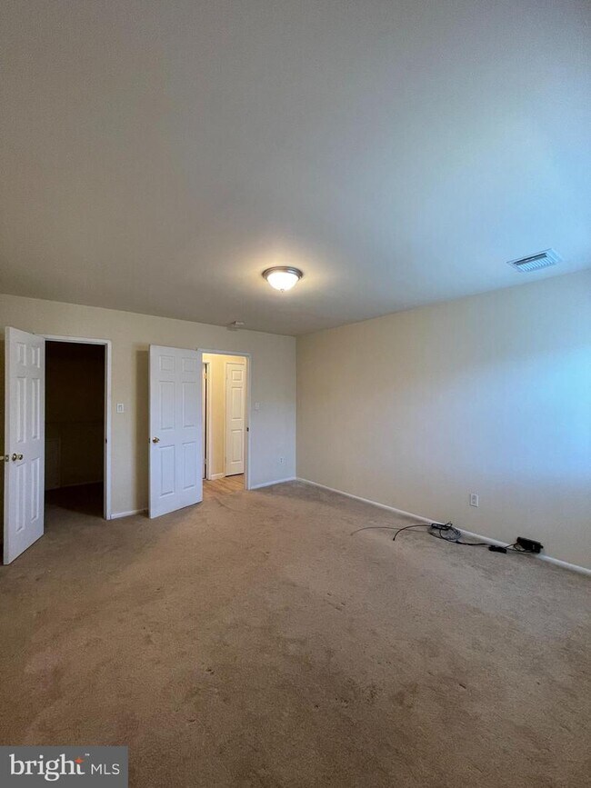 Building Photo - 10206 Prince Pl
