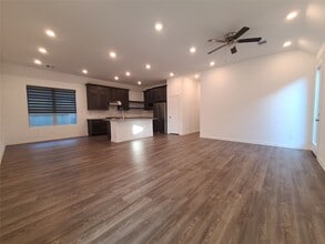 Building Photo - 2122 Rosewood Pnes Ln