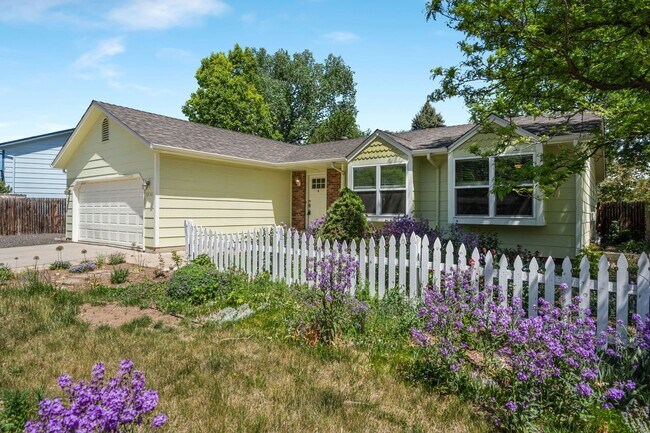 Foto del edificio - Central Fort Collins 5-Bedroom Ranch Home