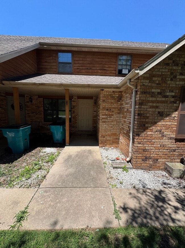 Building Photo - 2991 W Village Ln