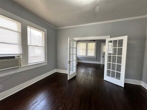 Building Photo - 4430 Bell St