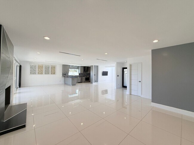 Foto del edificio - 9354 Glory Ave