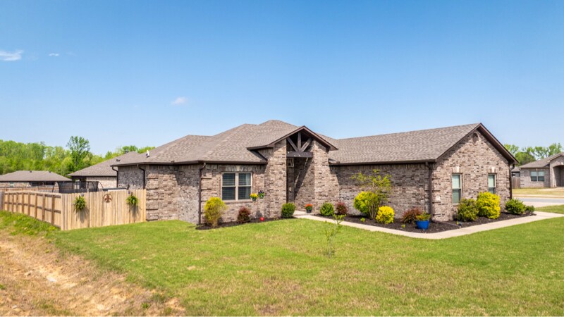 Primary Photo - 37 Aberdeen Dr