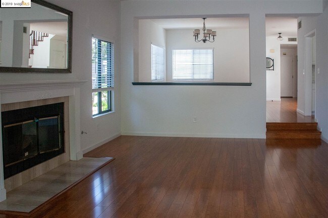 Building Photo - 4909 Stoneridge Ct