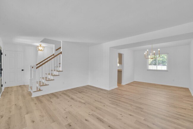 Foto del edificio - Fully updated single family home for rent in South Charlotte located just off Carmel Road