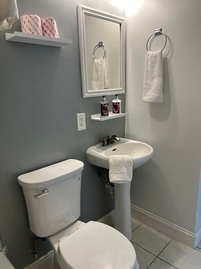 Foto del edificio - 1832 Gilmartin St