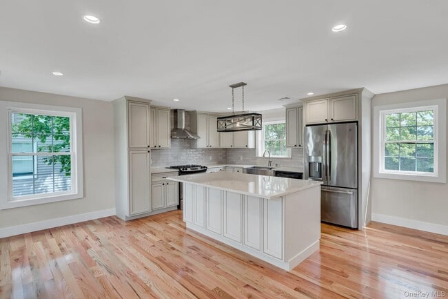 Building Photo - 25 Sunnybrook Dr E