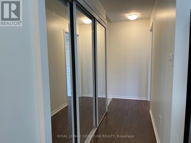 Building Photo - 3055 Thomas St