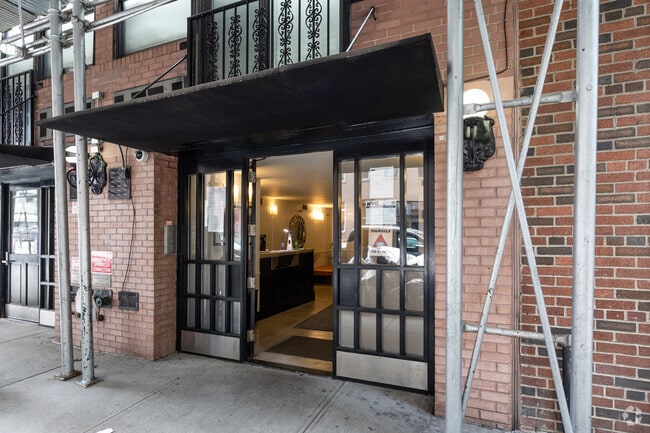 Entrance - 205 E 76th St