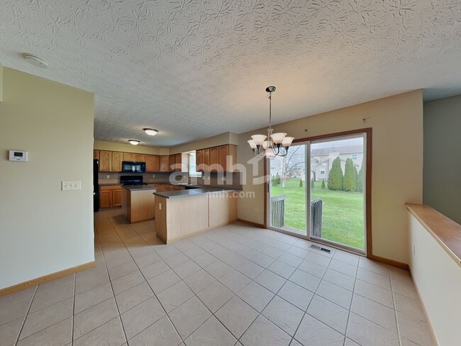Foto del edificio - 4284 Promenade Ave