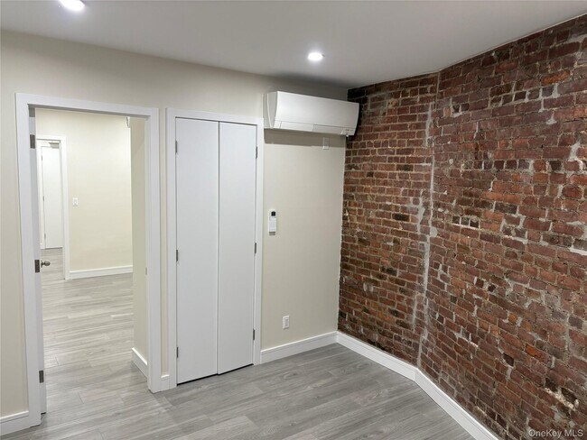 Foto del edificio - 30-68 45th St