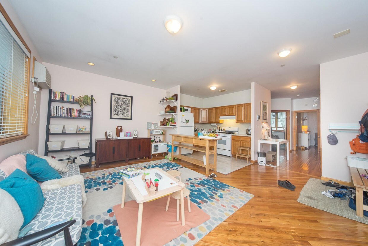 Foto principal - 254 South 1st Street