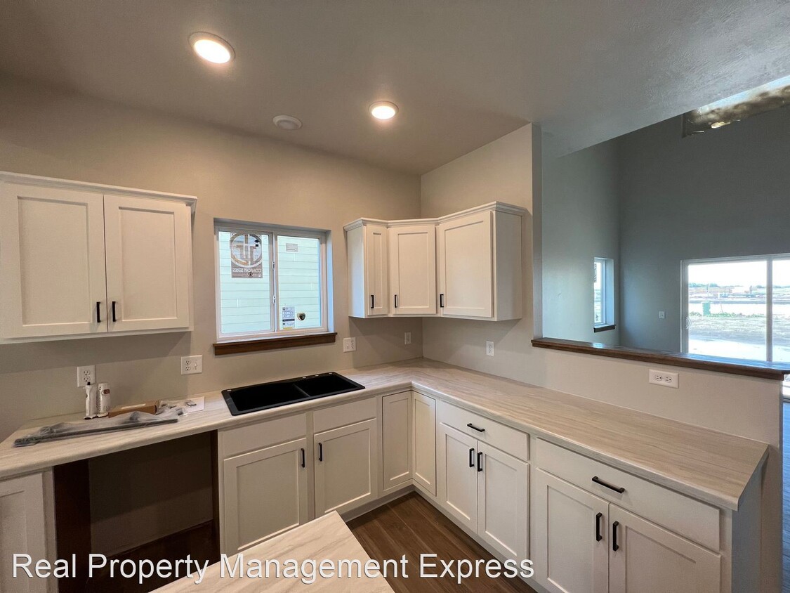 6160 S Alki Pl, Sioux Falls, SD 57108 House Rental in Sioux Falls, SD